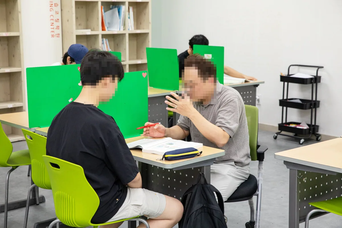 와와학습코칭학원 호매실점 학습 공간 2