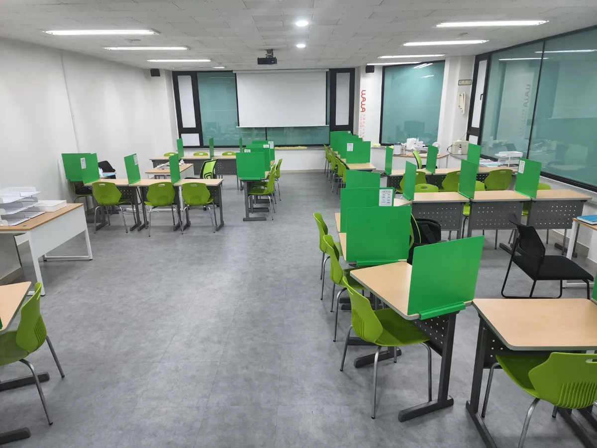 와와학습코칭학원 영통구청점 학습 공간 1